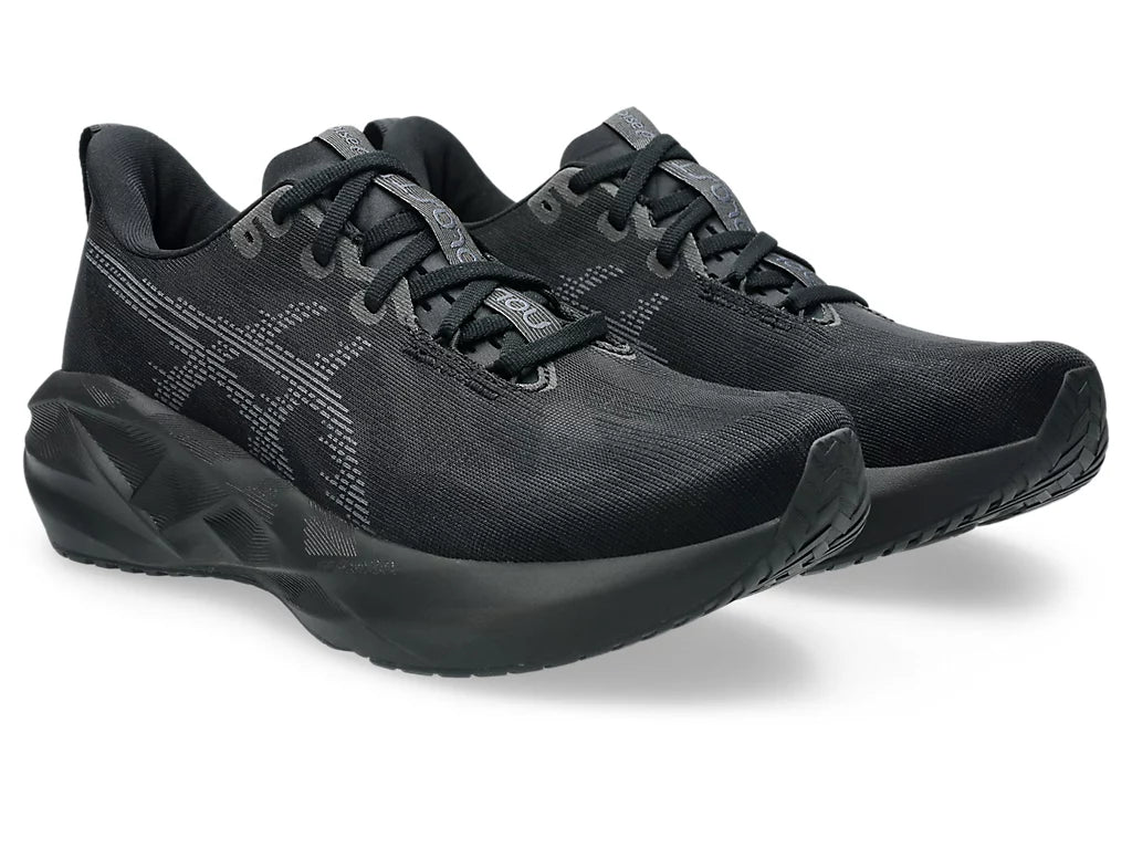 Men's Novablast 5 - ALL BLACK