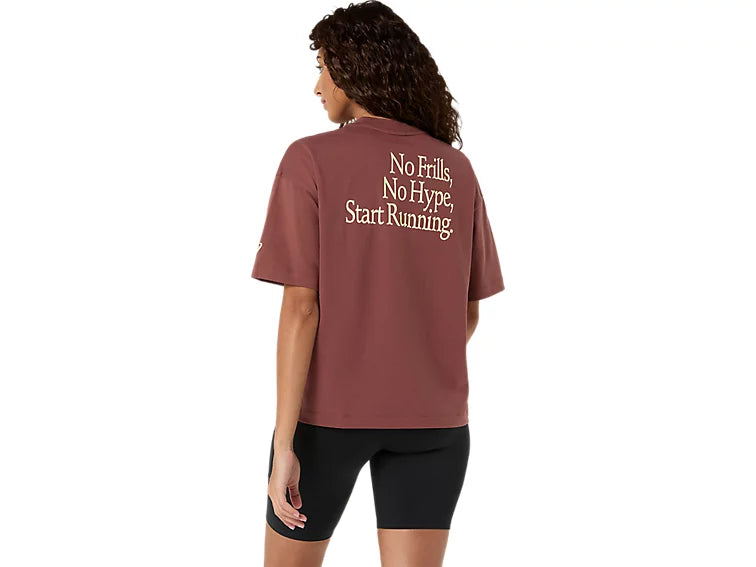 WOMEN'S RUNNER MESSAGE GRAPHIC RELAXED TEE - RUSTED ROCK