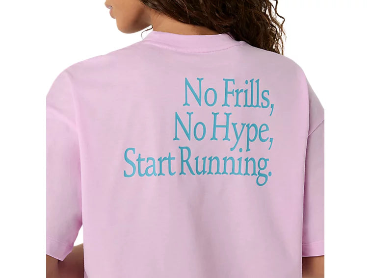 WOMEN'S RUNNER MESSAGE GRAPHIC RELAXED TEE - HAZY LILAC