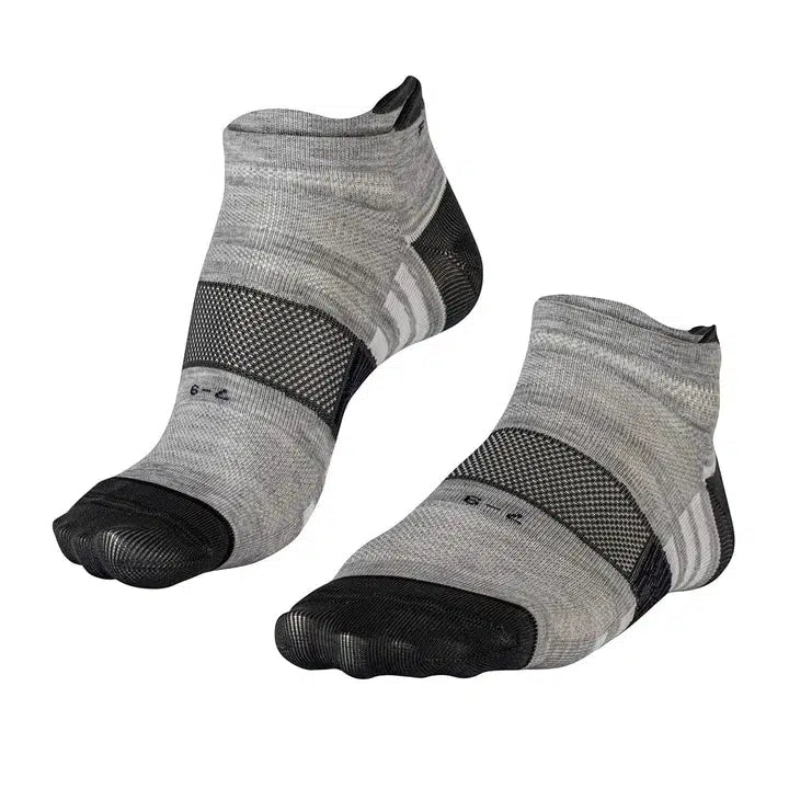 bijwoord Beraadslagen Markeer Buy Falke Socks and Accessories Online - The Athlete's Foot